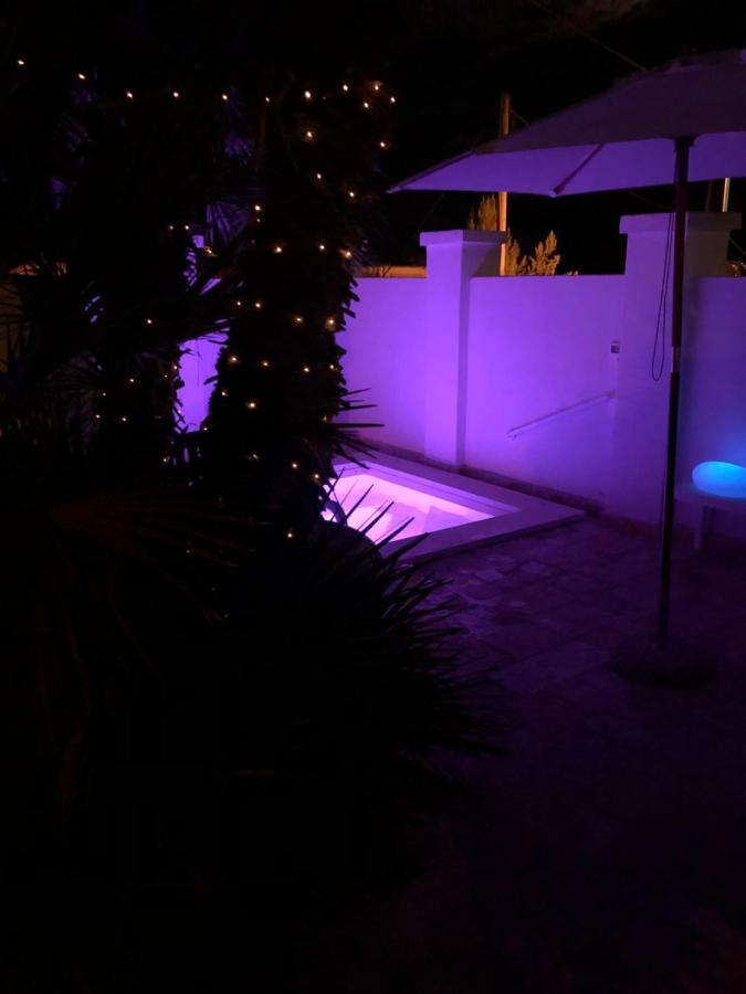 Le Due Pigne (Adults Only) Villa ตารันโต ภายนอก รูปภาพ